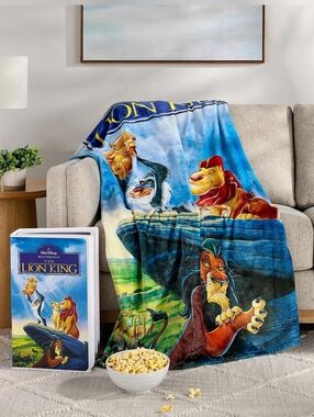 NIB Disney THE LION KING Classic VHS Boxed Silk Touch Throw, 50" x 70"